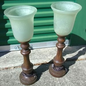 Lamps, mirror and Nike slides